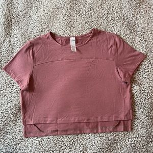 Alphalete Premium Short Sleeve Crop Top - Color Cranberry Ice - Size Medium